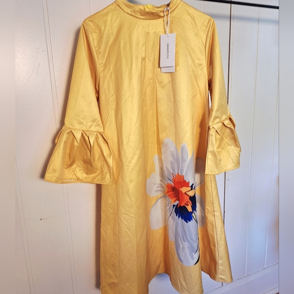 Oshoplove Dresses & Skirts - NWT Oshoplive Yellow Dress with Floral Design Slight Shimmer Size Medium
